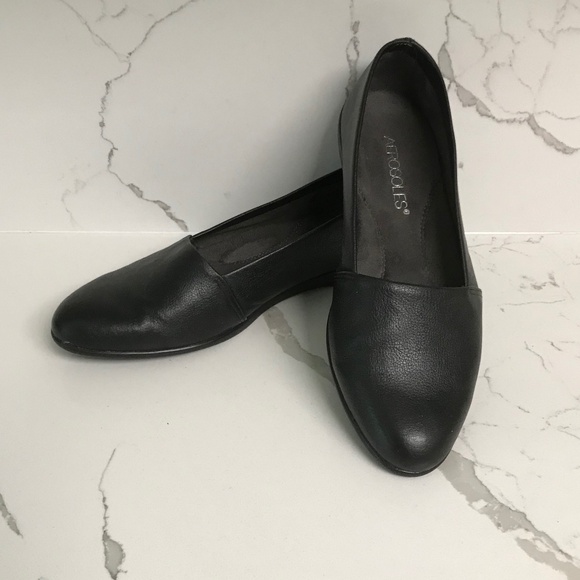 Aerosoles Black Leather Flats Loafers US 6.5 - Picture 1 of 9